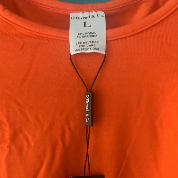 New crop top - L - Picture 2 of 4